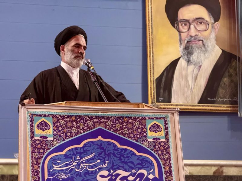 معلم، پرچم‌دار تربیت نسل تمدن‌ساز است