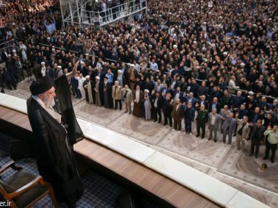 تنزل آمریکا متاثر از امام خمینی (ره) است