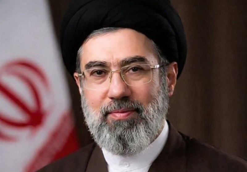 آقای شهید ایران، حسینی بود، حسینی زیست و حسینی شهید شد