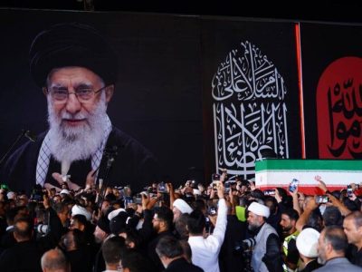 طواف آقای شهید ایران در خانه پدری