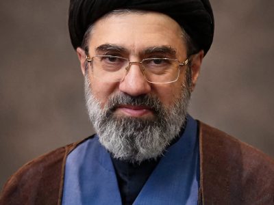 انقلاب اسلامی روزهای تیره سلطه مستکبرین را به روزهای پرنورِ جمهوری اسلامی تبدیل کرد