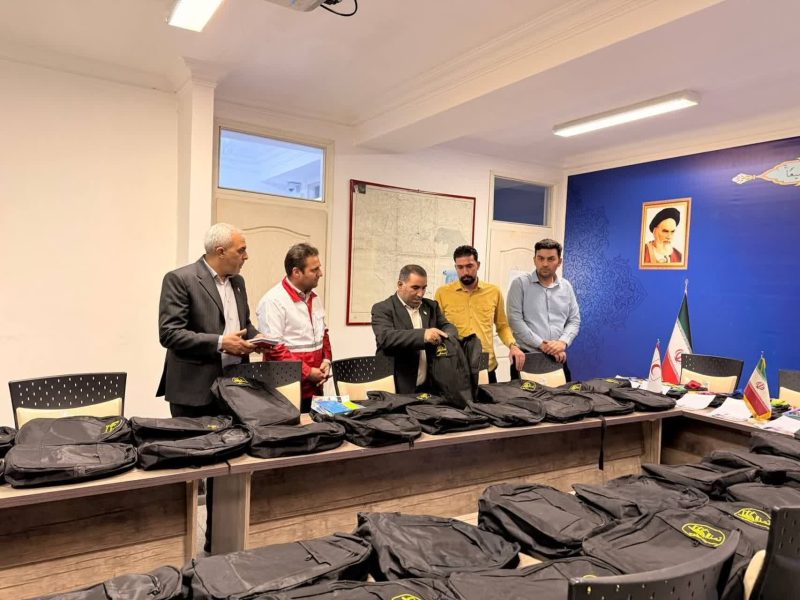 توزیع ۸۰ بسته تحصیلی در شهرستان سلماس